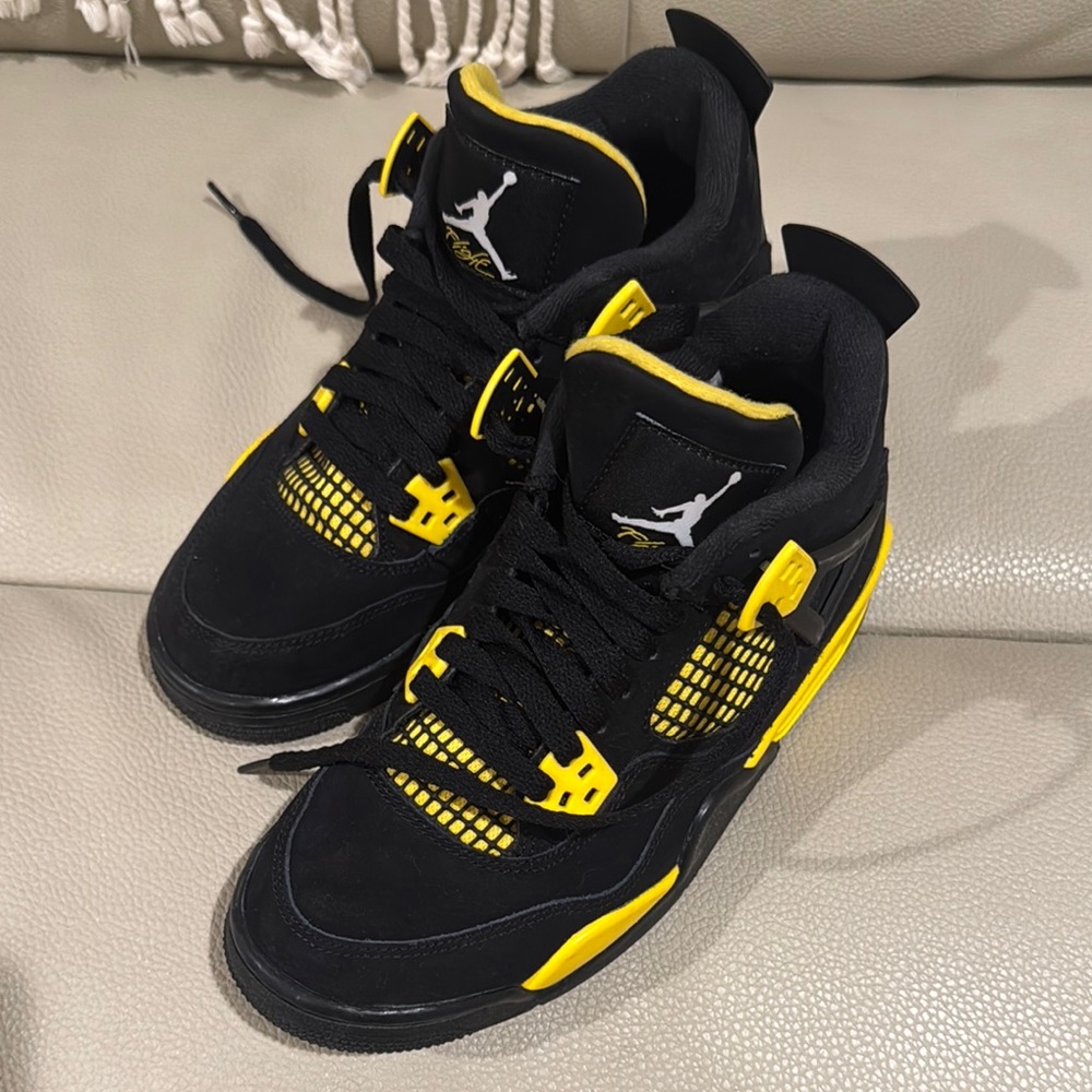 Nike Jordan 4 Retro